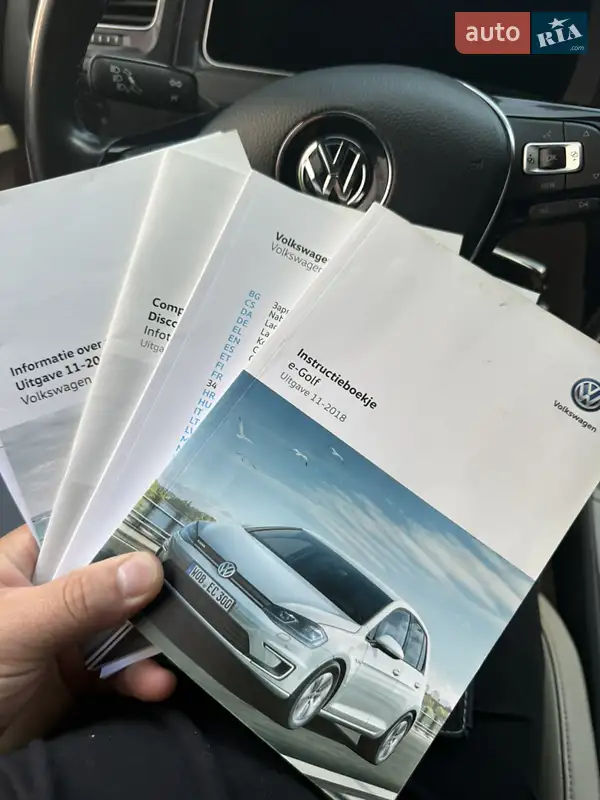 Хетчбек Volkswagen e-Golf 2019 в Дніпрі документ