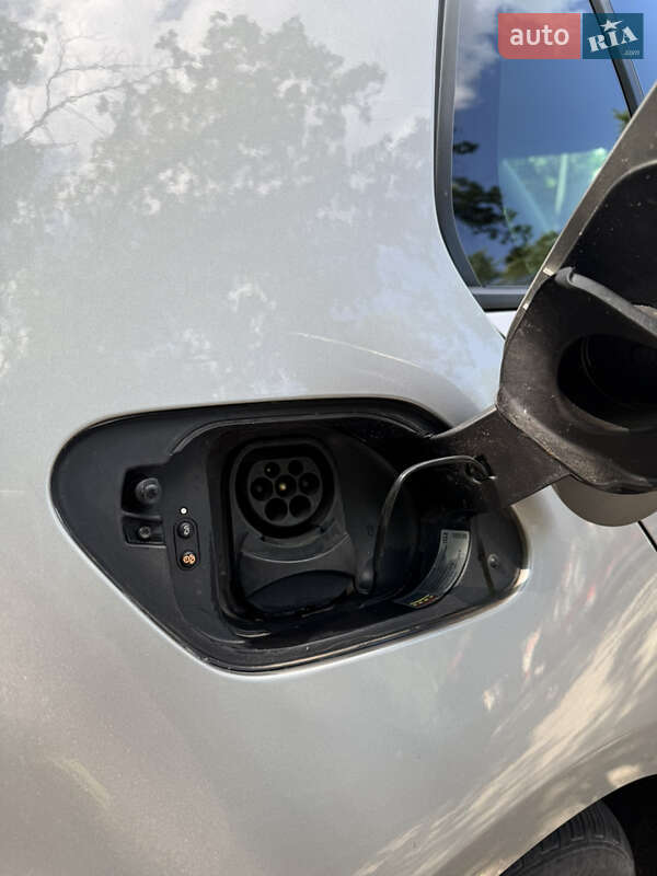 Хетчбек Volkswagen e-Golf 2017 в Харкові