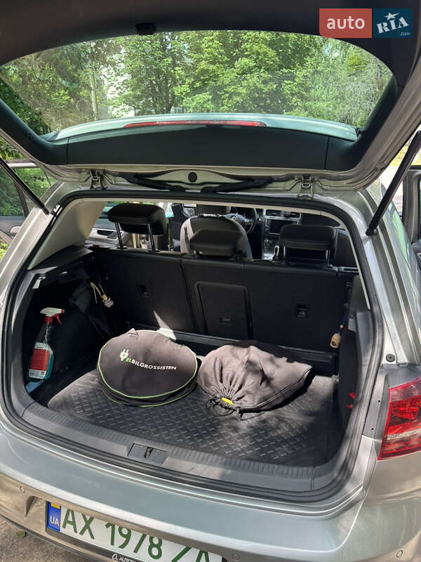 Хетчбек Volkswagen e-Golf 2017 в Харкові