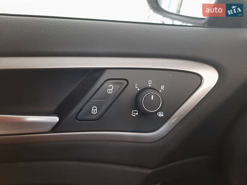 Хетчбек Volkswagen e-Golf 2015 в Запоріжжі