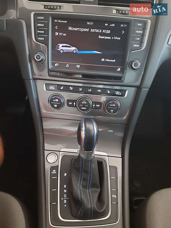 Хетчбек Volkswagen e-Golf 2015 в Запоріжжі