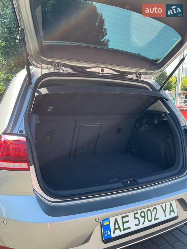 Хетчбек Volkswagen e-Golf 2017 в Черкасах