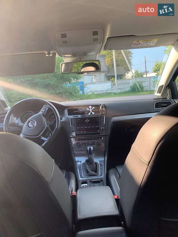 Хетчбек Volkswagen e-Golf 2014 в Мукачевому