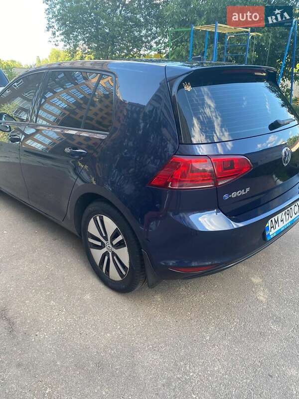 Хэтчбек Volkswagen e-Golf 2016 в Житомире