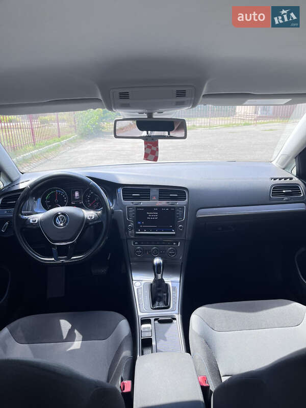 Хетчбек Volkswagen e-Golf 2014 в Кропивницькому фото 14 Хетчбек Volkswagen e-Golf 2014 в Кропивницькому