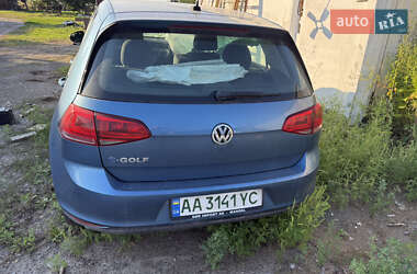 Хэтчбек Volkswagen e-Golf 2015 в Киеве