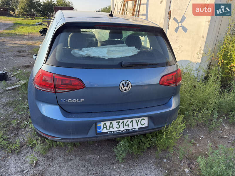 Volkswagen e-Golf 2015