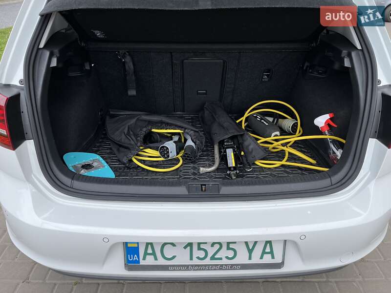 Хетчбек Volkswagen e-Golf 2014 в Луцьку