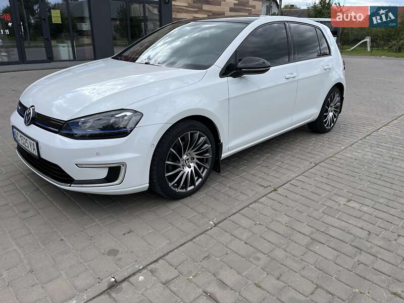 Хетчбек Volkswagen e-Golf 2014 в Луцьку