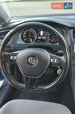 Хэтчбек Volkswagen e-Golf 2014 в Житомире