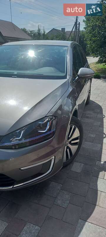 Хэтчбек Volkswagen e-Golf 2015 в Луцке фото 2 Хэтчбек Volkswagen e-Golf 2015 в Луцке