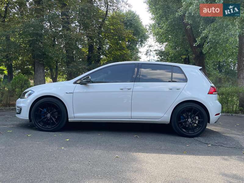 Хетчбек Volkswagen e-Golf 2017 в Києві