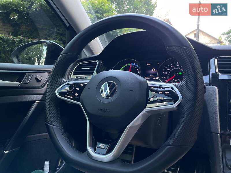 Хетчбек Volkswagen e-Golf 2017 в Києві