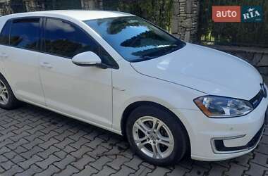 Хетчбек Volkswagen e-Golf 2014 в Надвірній