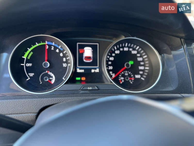 Хэтчбек Volkswagen e-Golf 2019 в Черновцах фото 11 Хэтчбек Volkswagen e-Golf 2019 в Черновцах