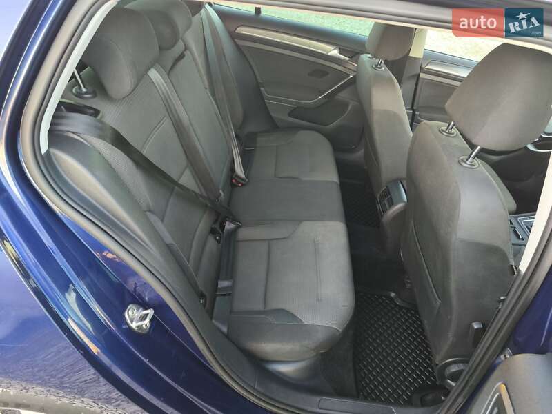 Хетчбек Volkswagen e-Golf 2017 в Кам'янець-Подільському фото 8 Хетчбек Volkswagen e-Golf 2017 в Кам'янець-Подільському