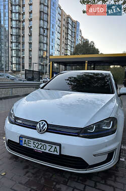 Хетчбек Volkswagen e-Golf 2014 в Дніпрі
