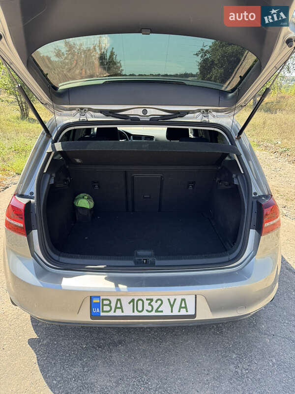 Хетчбек Volkswagen e-Golf 2015 в Кропивницькому