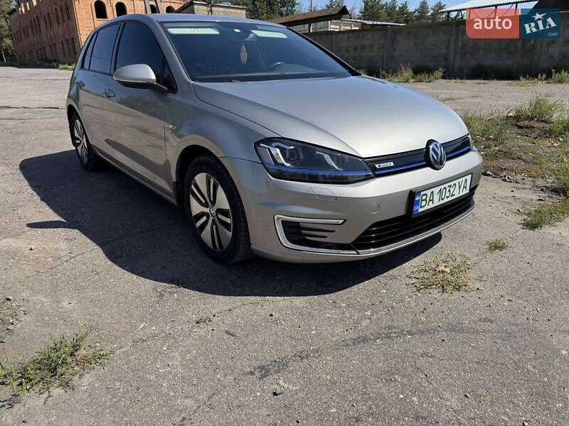 Хетчбек Volkswagen e-Golf 2015 в Кропивницькому