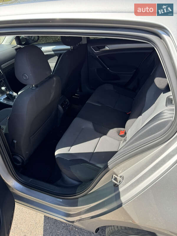 Хетчбек Volkswagen e-Golf 2015 в Кропивницькому