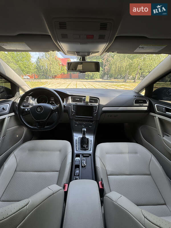 Хетчбек Volkswagen e-Golf 2015 в Харкові фото 21 Хетчбек Volkswagen e-Golf 2015 в Харкові