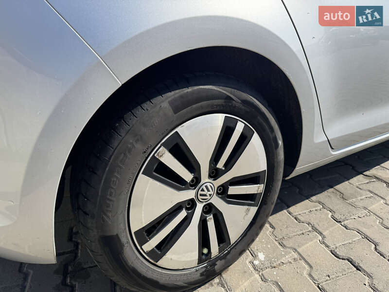 Хетчбек Volkswagen e-Golf 2014 в Хмельницькому
