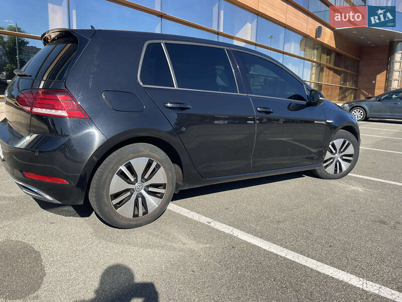 Хетчбек Volkswagen e-Golf 2018 в Ірпені