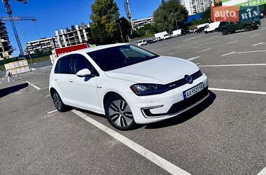 Хетчбек Volkswagen e-Golf 2015 в Києві