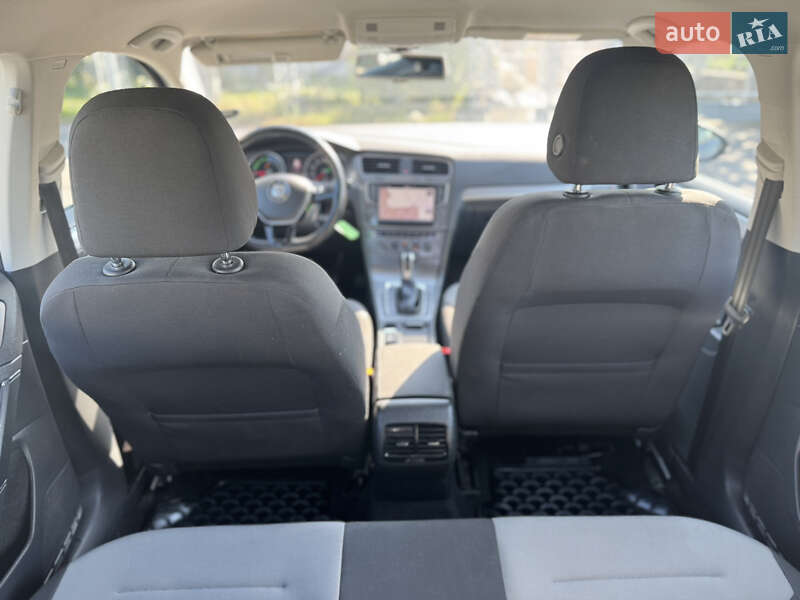 Хетчбек Volkswagen e-Golf 2015 в Рівному