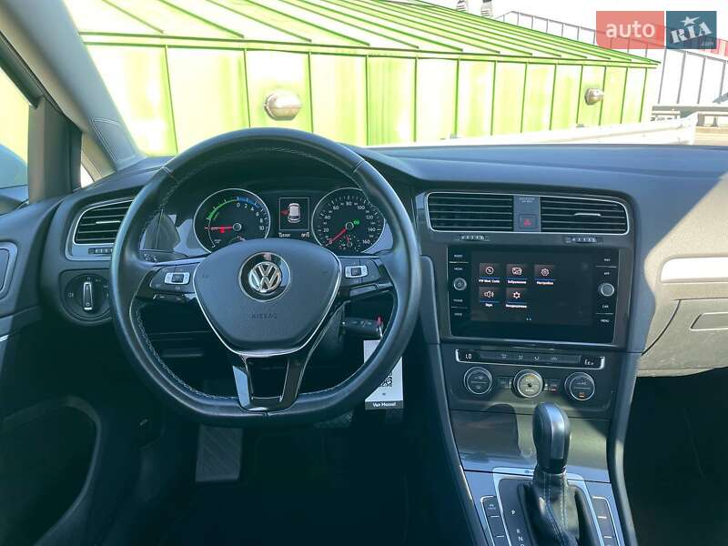Хетчбек Volkswagen e-Golf 2020 в Києві