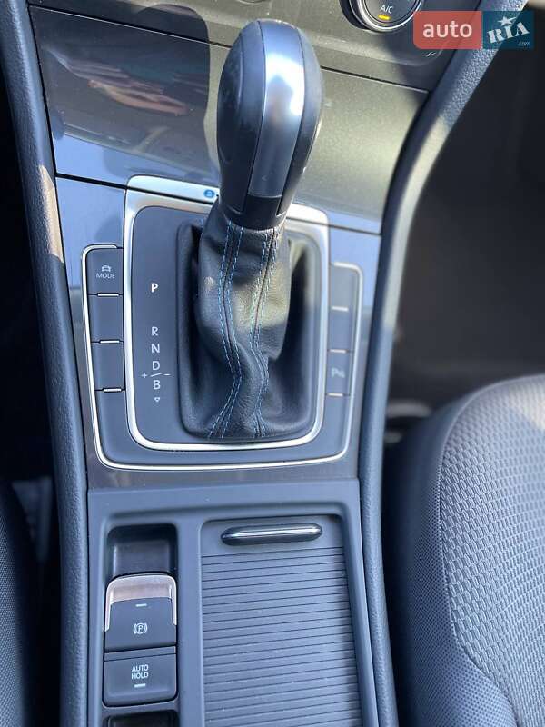 Хетчбек Volkswagen e-Golf 2020 в Києві