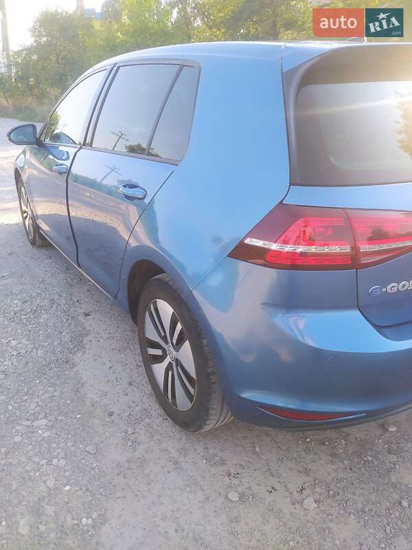 Хетчбек Volkswagen e-Golf 2014 в Івано-Франківську