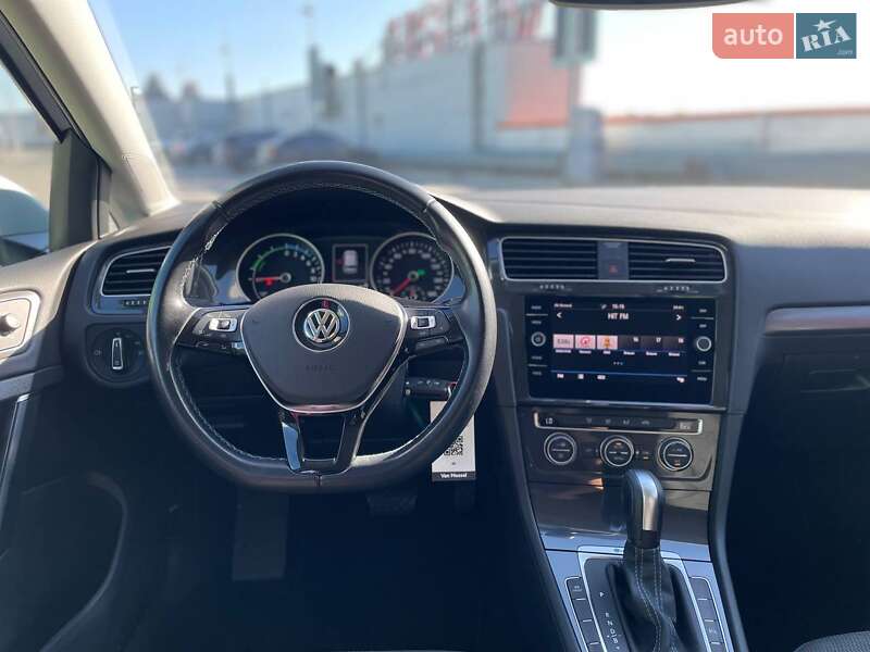 Хетчбек Volkswagen e-Golf 2020 в Києві