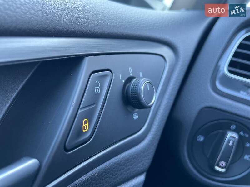 Хетчбек Volkswagen e-Golf 2020 в Києві