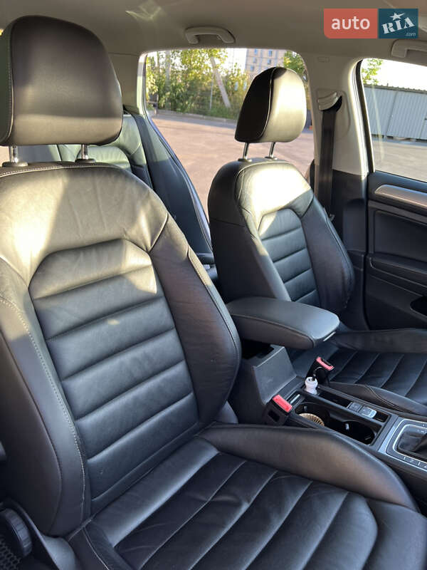 Хэтчбек Volkswagen e-Golf 2014 в Виннице