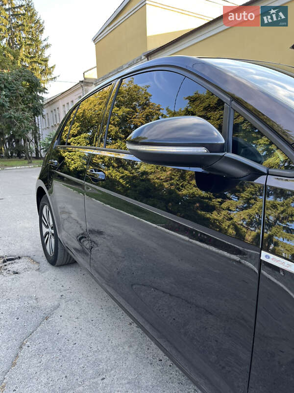 Хетчбек Volkswagen e-Golf 2014 в Краснограді