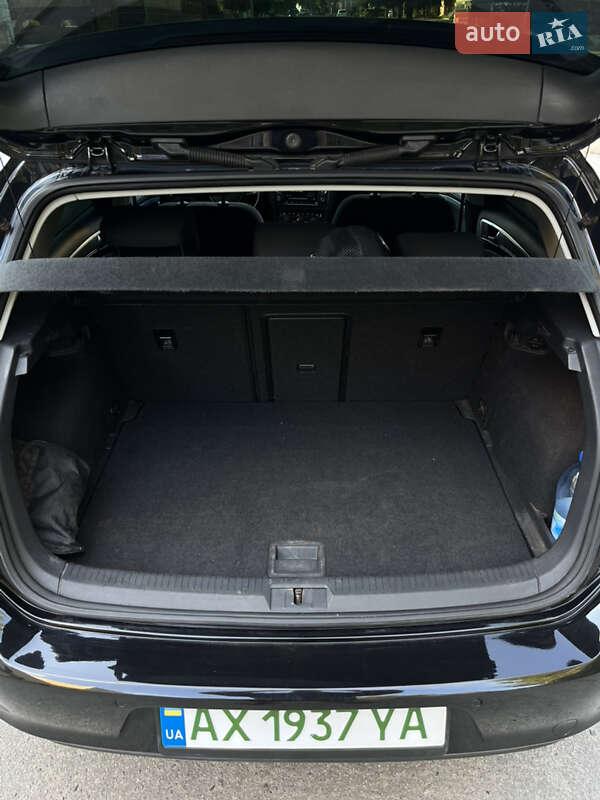 Хетчбек Volkswagen e-Golf 2014 в Краснограді