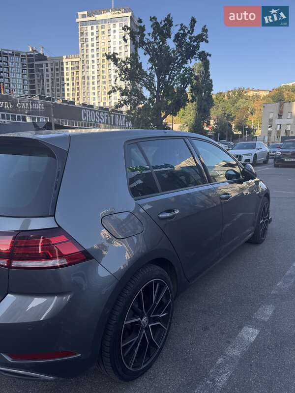 Хетчбек Volkswagen e-Golf 2018 в Києві фото 13 Хетчбек Volkswagen e-Golf 2018 в Києві