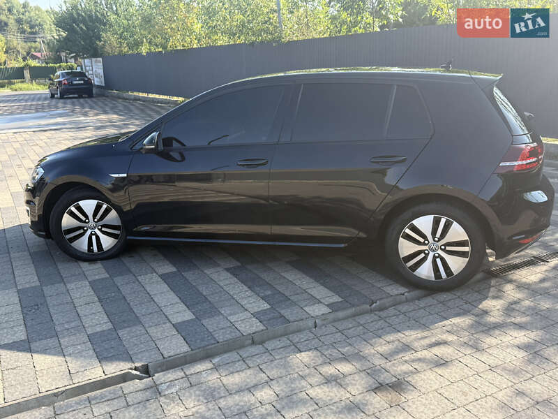 Хетчбек Volkswagen e-Golf 2016 в Сваляві
