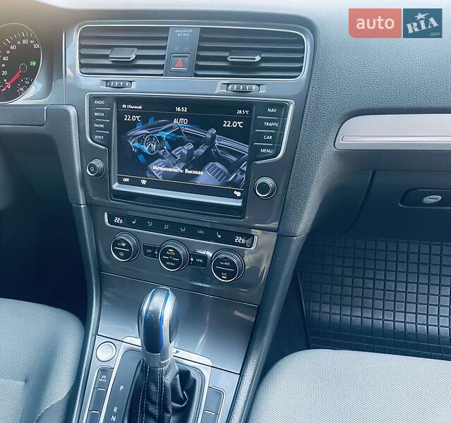 Хэтчбек Volkswagen e-Golf 2014 в Любомле фото 43 Хэтчбек Volkswagen e-Golf 2014 в Любомле