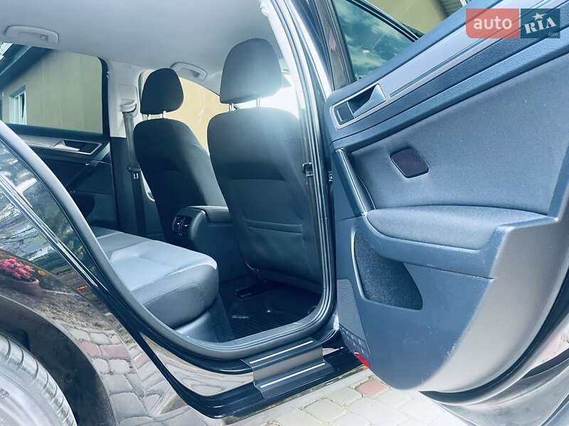 Хэтчбек Volkswagen e-Golf 2014 в Любомле фото 45 Хэтчбек Volkswagen e-Golf 2014 в Любомле