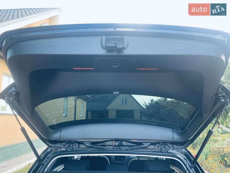 Хэтчбек Volkswagen e-Golf 2014 в Любомле фото 46 Хэтчбек Volkswagen e-Golf 2014 в Любомле