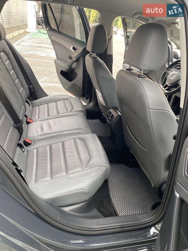 Хэтчбек Volkswagen e-Golf 2018 в Киеве