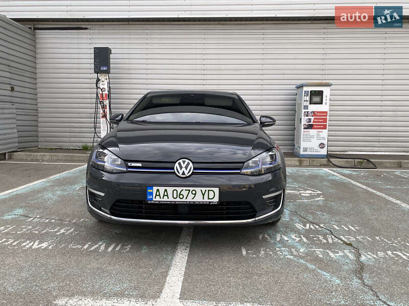 Хэтчбек Volkswagen e-Golf 2018 в Киеве