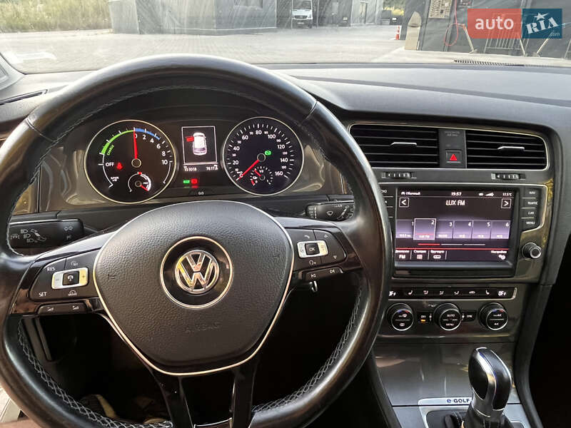 Хетчбек Volkswagen e-Golf 2014 в Львові