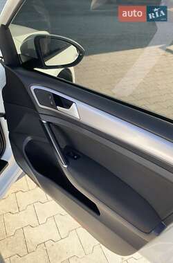 Хетчбек Volkswagen e-Golf 2016 в Умані