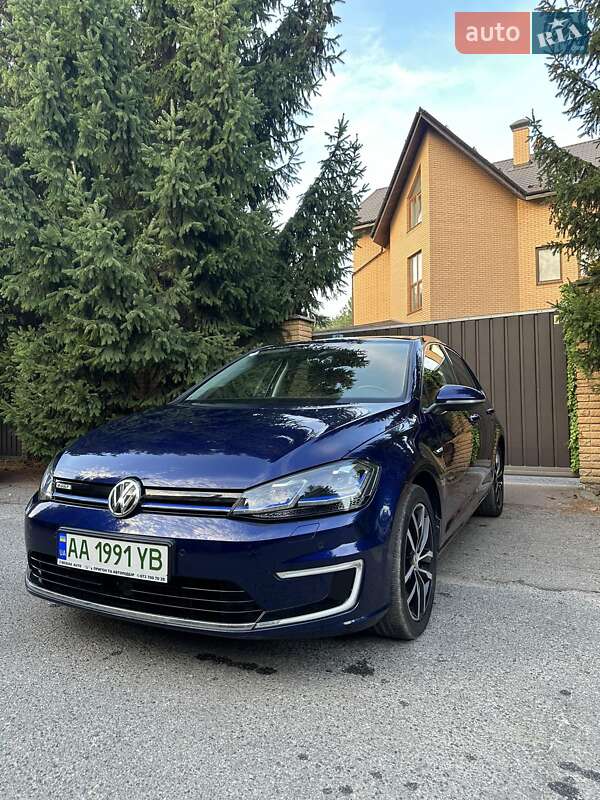 Хэтчбек Volkswagen e-Golf 2018 в Киеве фото 10 Хэтчбек Volkswagen e-Golf 2018 в Киеве