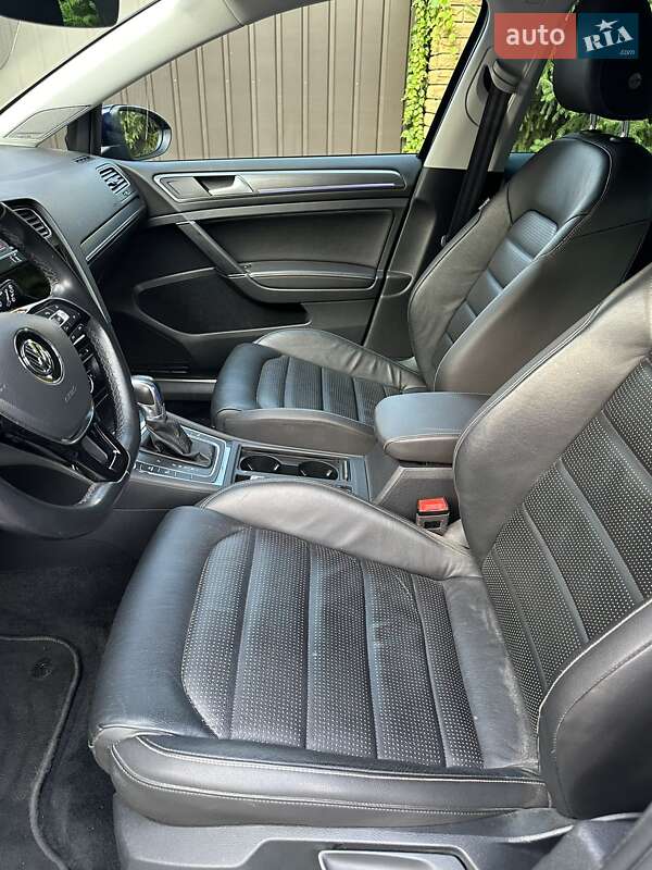 Хэтчбек Volkswagen e-Golf 2018 в Киеве фото 12 Хэтчбек Volkswagen e-Golf 2018 в Киеве