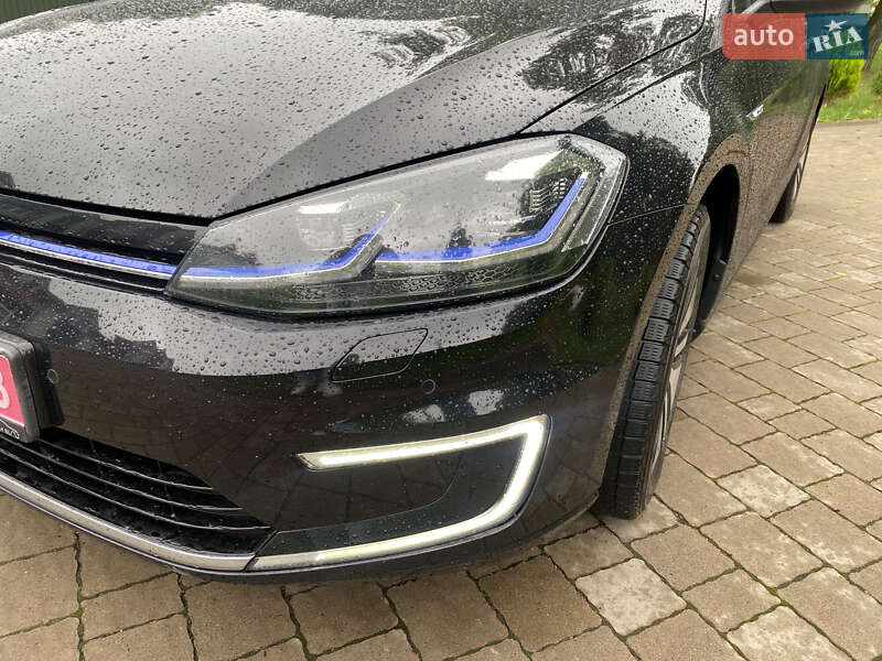 Хэтчбек Volkswagen e-Golf 2018 в Николаеве