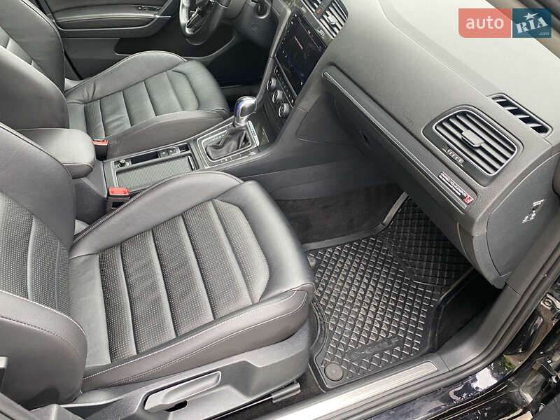 Хэтчбек Volkswagen e-Golf 2018 в Николаеве